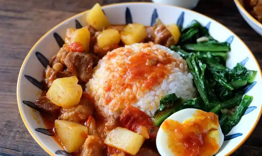 妈妈安排的番茄牛腩盖浇饭,营养健康,妈妈做的饭菜就是香_膳食养生