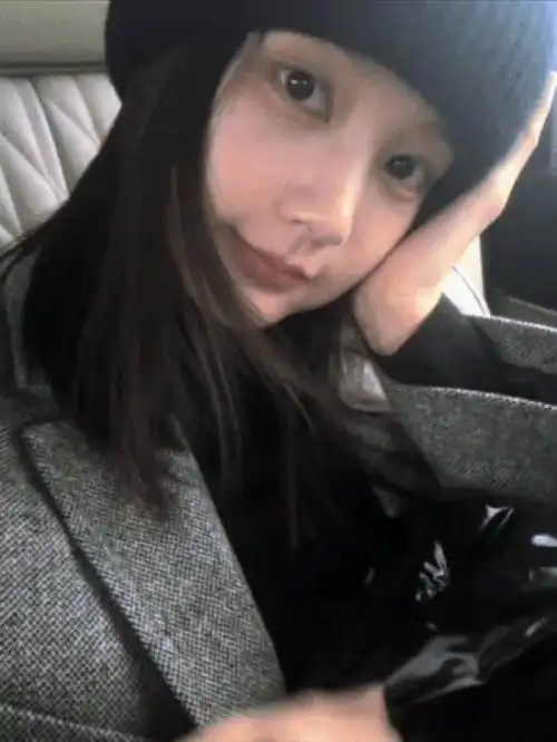 看到李一桐的素颜照,我宣布,我的初恋记忆重启!_新浪新闻