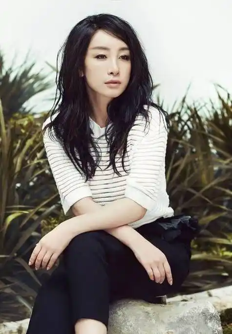 秦海璐:被相恋4年的李厚霖分手,36岁嫁二婚的王新军后,苦尽甘来_工作