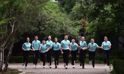 揭秘来了!4名领诵员是谁,如何被选上?千人献词如何千人齐声?