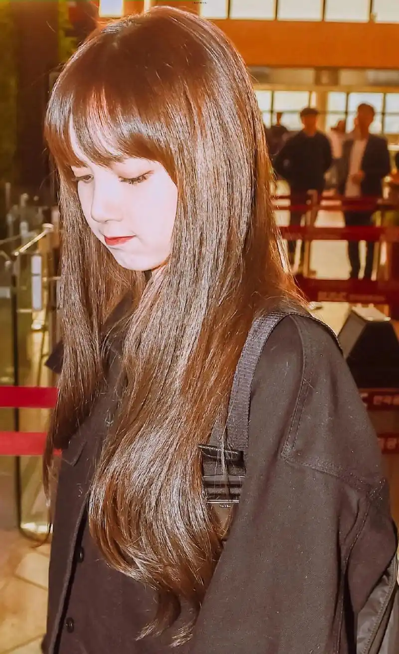 lisa壁纸|这一波新壁纸有你喜欢的吗?无水印高清壁纸免费取 - 抖音