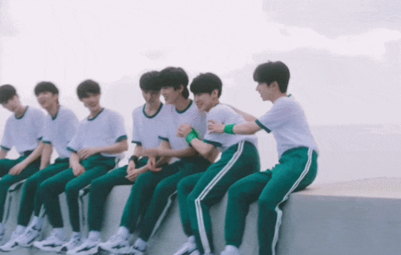 时代少年团正式官宣成为优酸乳品牌代言人乳汽冒泡上市为少年们打打汽