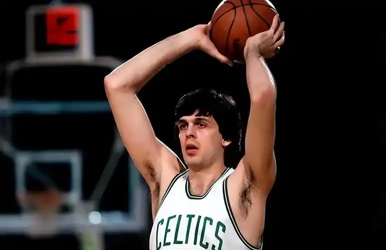 凯文 麦克海尔 (凯文麦克海尔身高臂展)-中国体育-壹亩体育-热门赛事