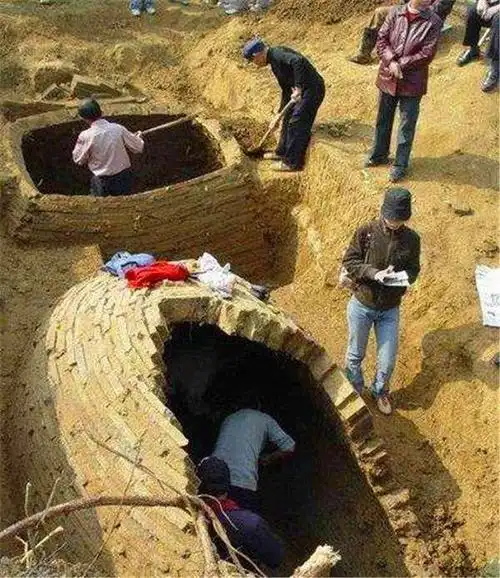 江苏汉墓,专家研究5年无法确认墓主,路过的电工说出墓主名字