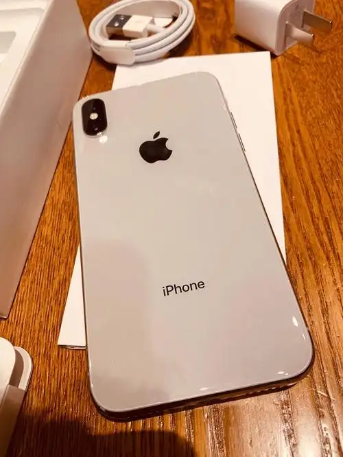 出自用苹果x美版三网无锁64g,99新