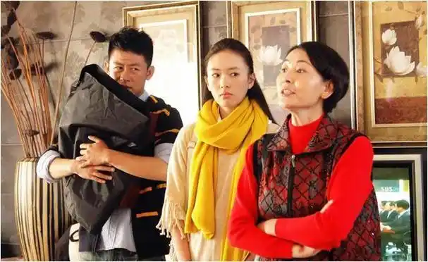 李健艺考路漫漫,初心不改终成功,娶初恋育一女,贵人相助演员梦