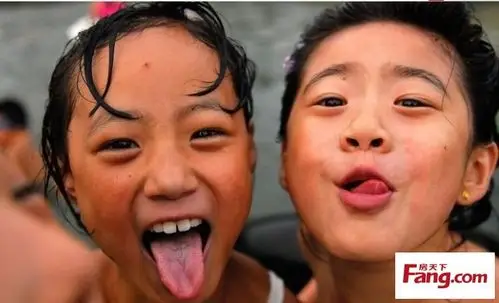 【广西的朋友请进】小河边裸泳的孩子,勾起我童年的回忆!