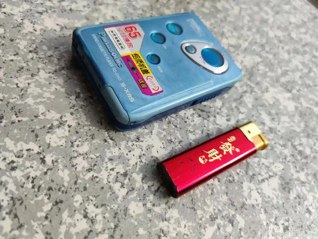 23年前倾其所有生活费买的松下超薄随身听(时价900元),当 - 抖音