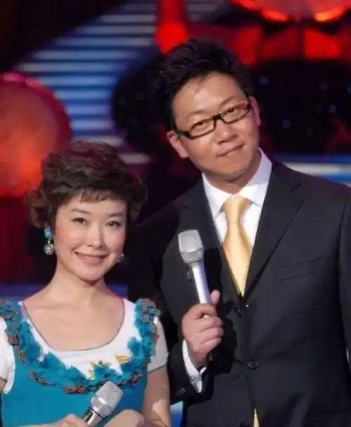 主持人林海,两任妻子都是同行,如今49岁生活十分幸福|金玲|韩红|东方