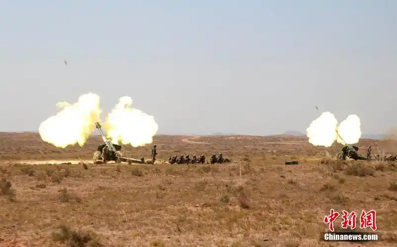 火力-2015·青铜峡e陆军炮兵旅跨区基地化演习