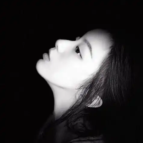 女生头像非主流霸气超拽的黑白浪女爱自由骄傲的活着