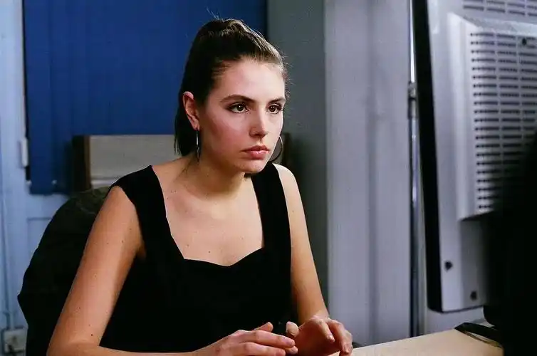 吉娜维芙·冈特 genevieve gaunt的图片