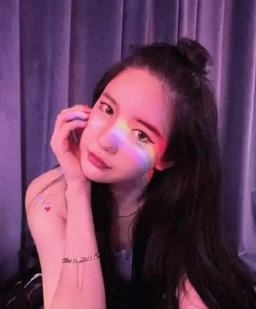 潘南奎"整容前"的大学旧照遭疯传,清纯气质不输校花,不整可能早火了