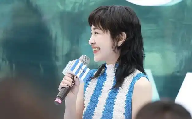 郭采洁现身成都为品牌活动站台