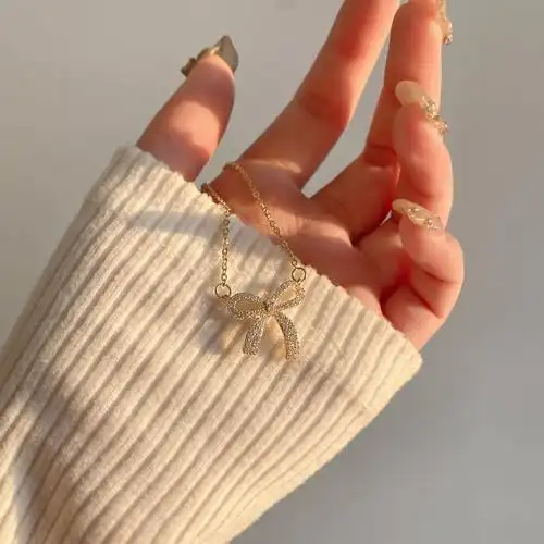 轻奢小众蝴蝶结项链锁骨精致设计2021年新款百搭项链