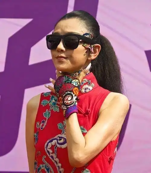 杨丽萍和前夫刘淳晴离婚20年夫妻境遇一目了然