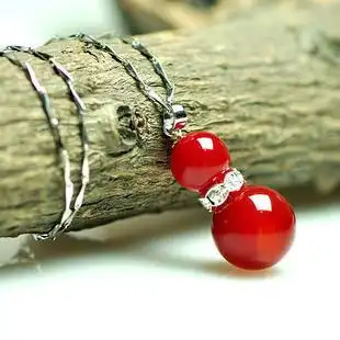 纯天然红玛瑙葫芦吊坠 水晶项链挂坠女士款 转运饰品