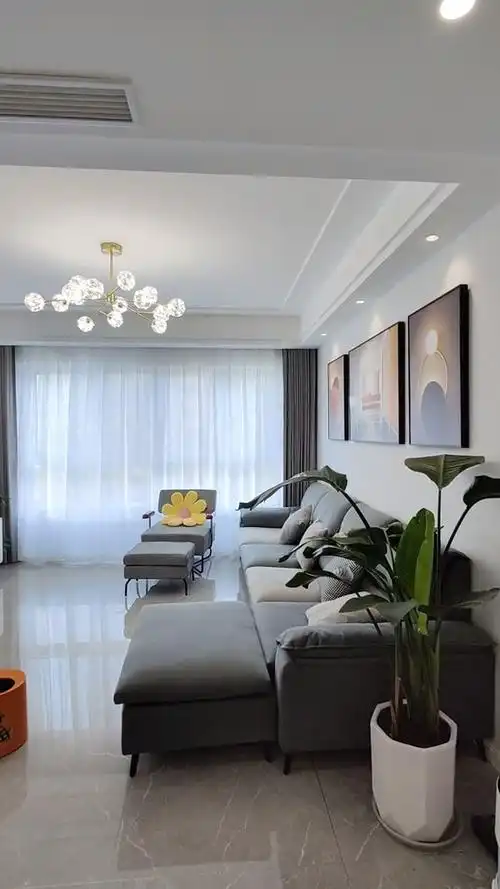 装修双眼皮吊顶加了一圈石膏板更有层次感好看又不藏灰