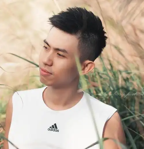 男生"两边铲"发型真的太帅了,今年试试这几款,简单潮流更有范