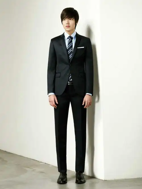 为什么我们会觉得男人穿西装很帅?