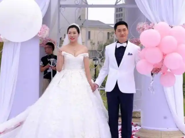 结婚3年抱两奥运冠军李晓霞晒孕照宣布怀孕深情告白丈夫孩子