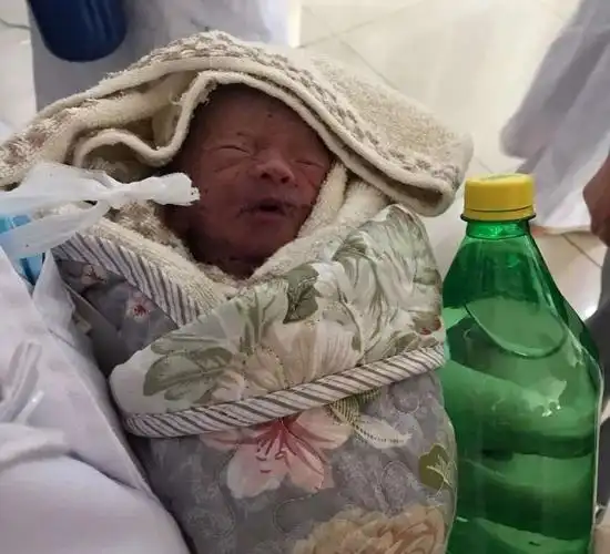 江油被弃水沟女婴的妈妈找到了已被警方控制