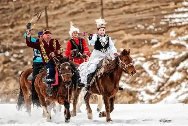 哈萨克族的女人,为啥不嫁汉族?答案可能出乎你的意料!