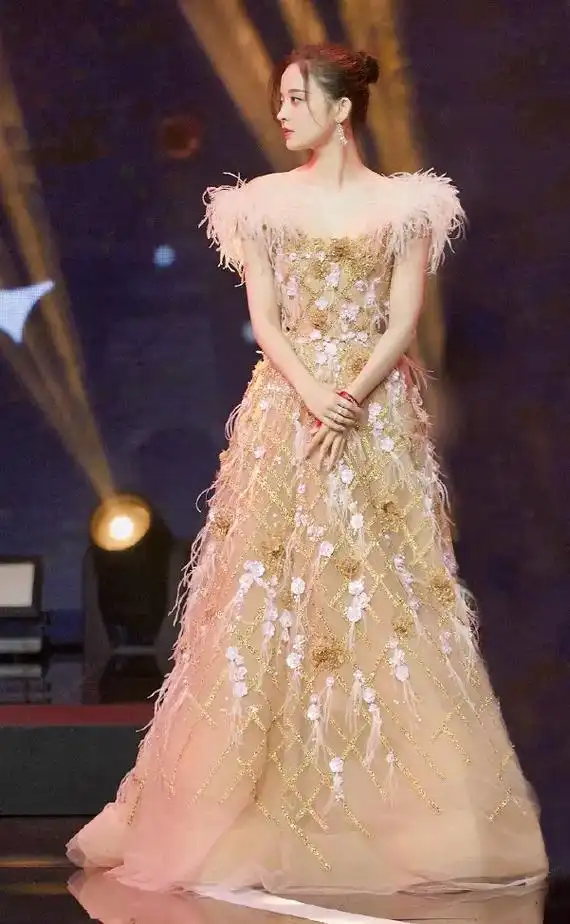 宋茜 中国女演员 代表作《爱情闯进门》 35岁168cma型 - 抖音