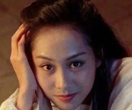 女生含情脉脉的眼神图片,含情脉脉的眼神的图片