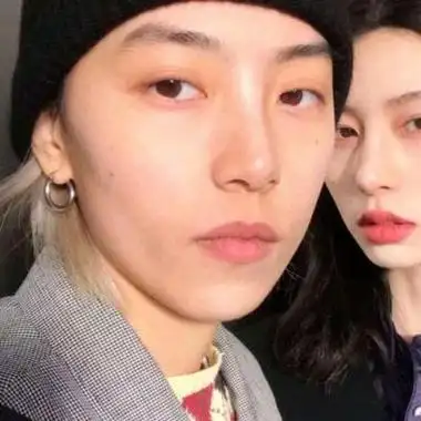 情侣头像成熟稳重两张高清真人版的成熟cp头像一左一右图片