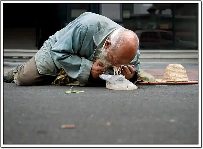 【转载】一个老乞丐的故事——组照