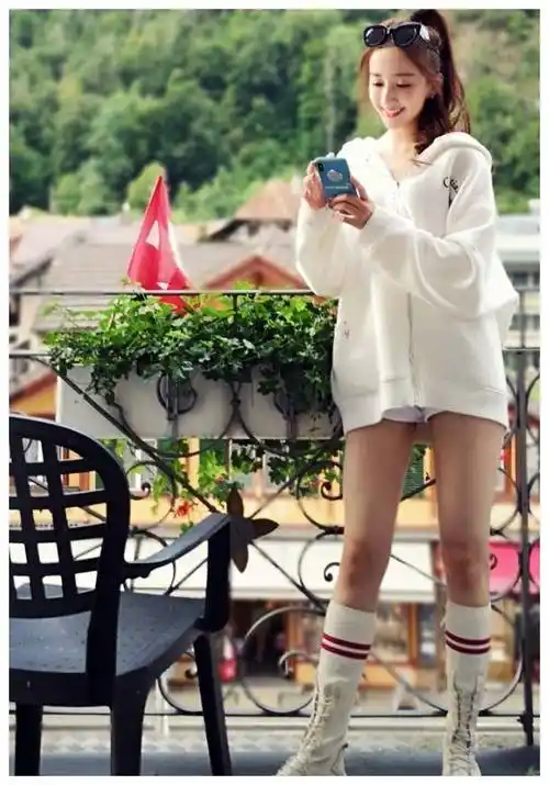 堆堆袜 马丁靴,腿看了得自闭_陈欣予_组合_白色