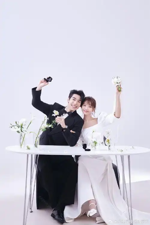 婚纱照#  get到00后偏爱的风格  小清新韩系ins感的婚纱照~  咨询