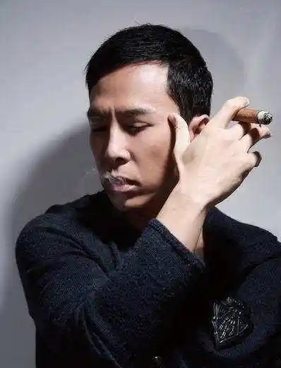 吸雪茄最到位的十大男星周润发第二周星驰第三