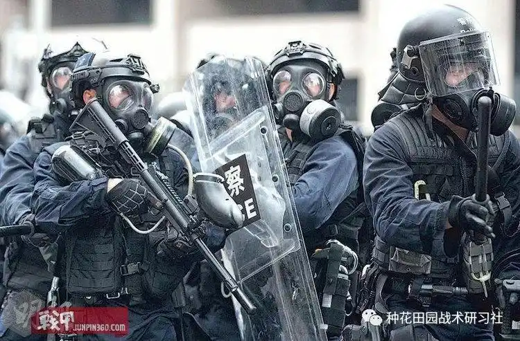 香港警察速龙小队的新型装备介绍图