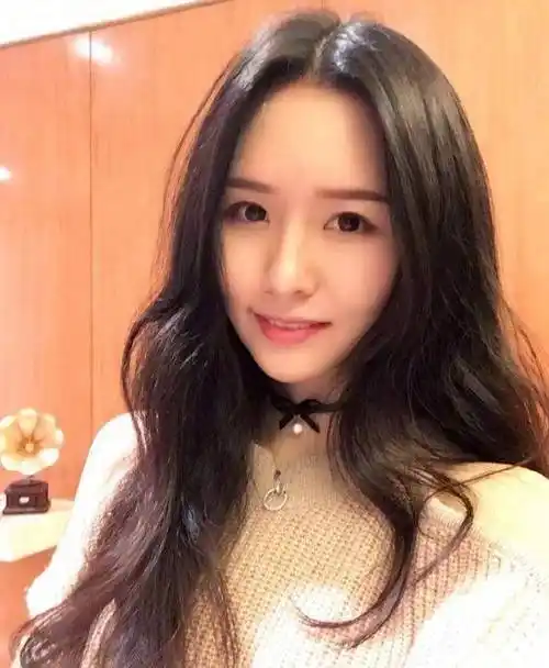 帮粉丝还钱,被同行插刀,半年入3000w的阿冷到底经历了什么?