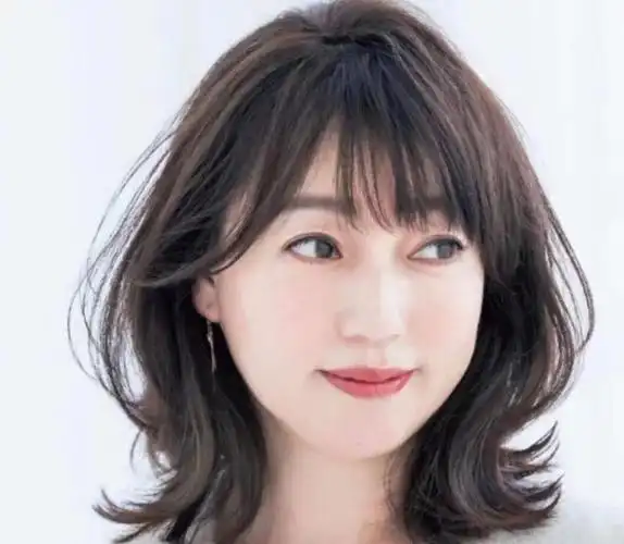 不信看这4款短发烫,洋气又减龄|发型|烫发|卷发|纹理烫|空气刘海|时尚
