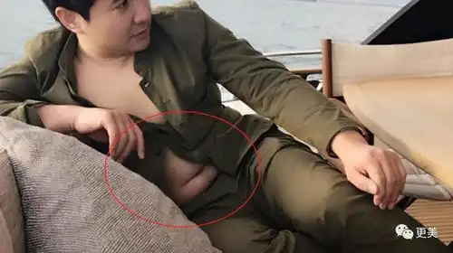 男星腹肌内卷到疯狂,57 人拼死肉搏,他肥到当场社死