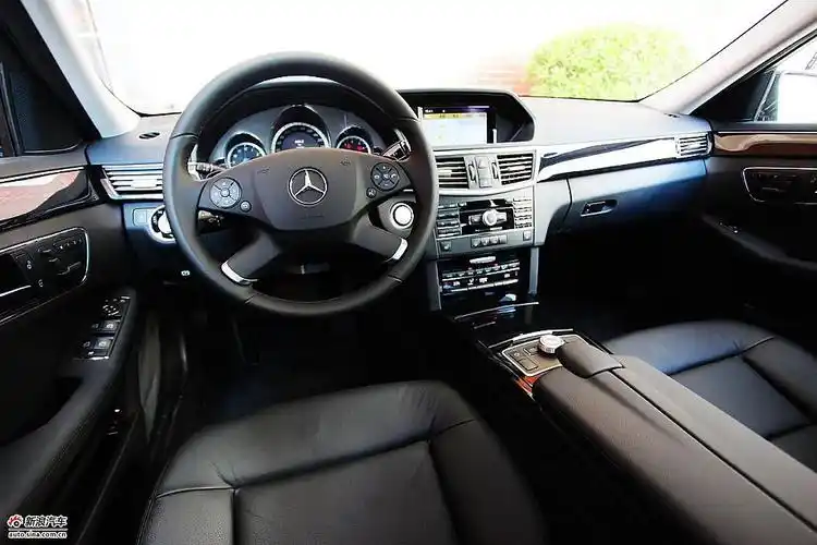 奔驰e级内饰功能