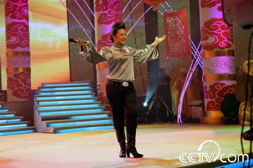 军事频道 2008年《红河之春军营大拜年》 > 正文 表演:柏文 责编:曹劲