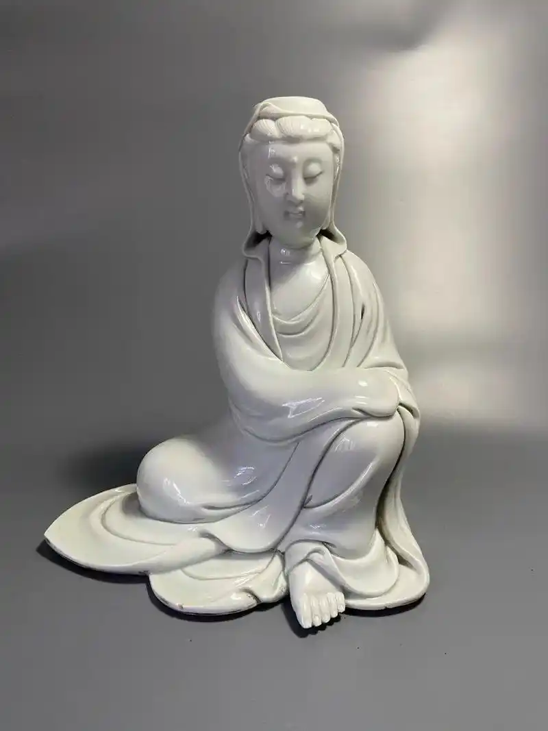 民国 何朝宗款德化白瓷观音坐像 规格: 高26厘米,宽15厘 - 抖音