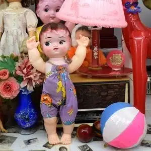 怀旧收藏老八十年代库存玩具娃娃紫色背带裤塑料娃娃男孩