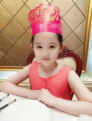 孙怡的女儿长大了9岁的小乐童撞脸赵丽颖大眼灵气十足