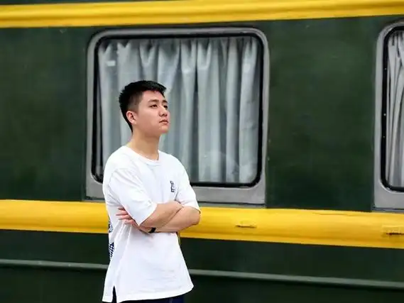 90后"捕快"陈旭坤:从警之路显担当,智破积案获赞誉