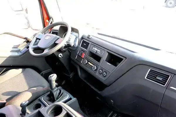 驾驶室整体布局优化实拍一汽解放j6l创富版20载货车卡车之友网