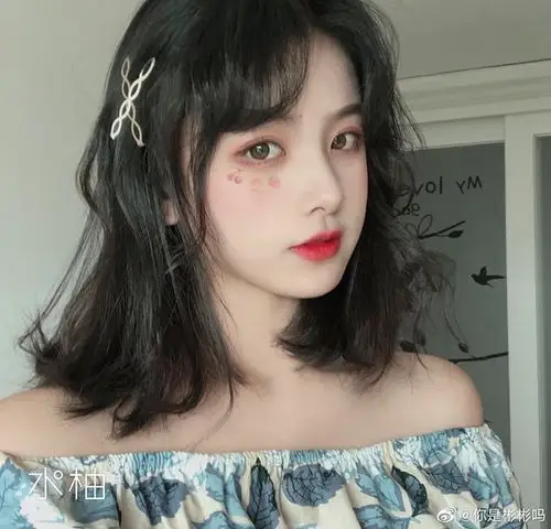 想求各位妹妹赐我这个大龄女青年一个绿茶头像