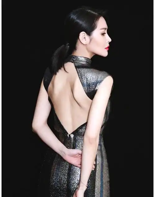 于明加美艳写真,楚楚动人,尽显傲人身材!_高清图集_新浪网