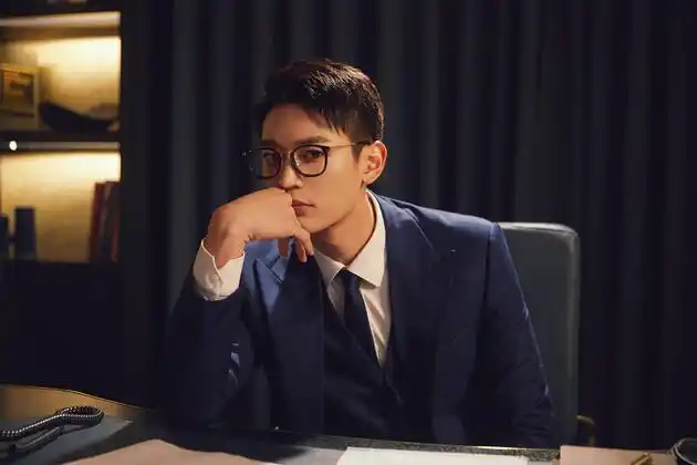 exo成员kai以首张个人专辑展现"kai style"集结体