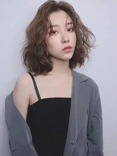 2021冬天你就差一款慵懒法式蛋卷烫