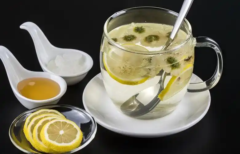 蜂蜜柠檬菊花茶